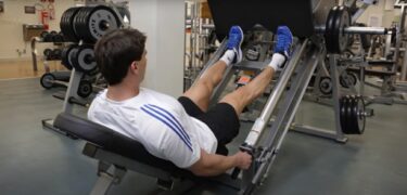 「カーフレイズ」をマシンでトレーニング｜ふくらはぎの筋トレ