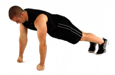 拳立て伏せの効果と方法を解説！手首を鍛える方法に腕立て伏せを応用？